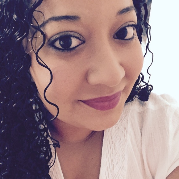 Meet your Posher, Shannon - Picture 2 of 2